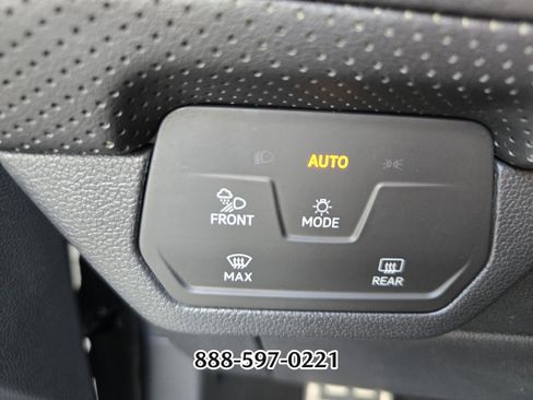 Certified 2024 Volkswagen Atlas Cross Sport SEL R-Line image 31