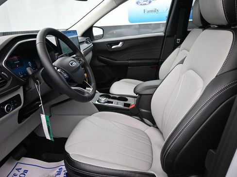 New 2025 Ford Escape SE w/ PHEV Premium Package image 13