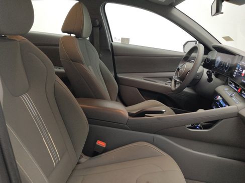 Used 2024 Hyundai Elantra SEL FWD image 21