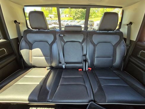 Used 2022 RAM 1500 Laramie AWD/4WD image 44