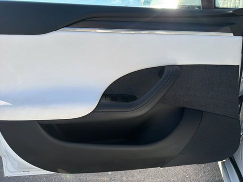 Used 2021 Tesla Model S Plaid image 17