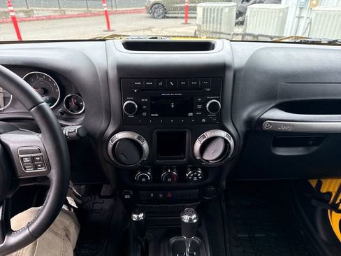 Used 2015 Jeep Wrangler Unlimited Sport w/ Connectivity Group AWD/4WD image 21