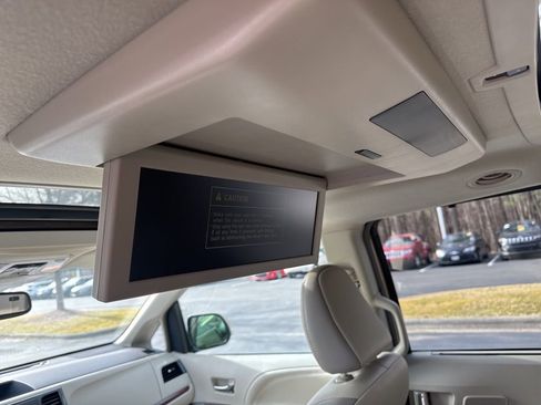 Used 2013 Toyota Sienna Limited image 13