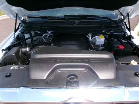 Certified 2025 RAM 2500 Big Horn AWD/4WD image 19