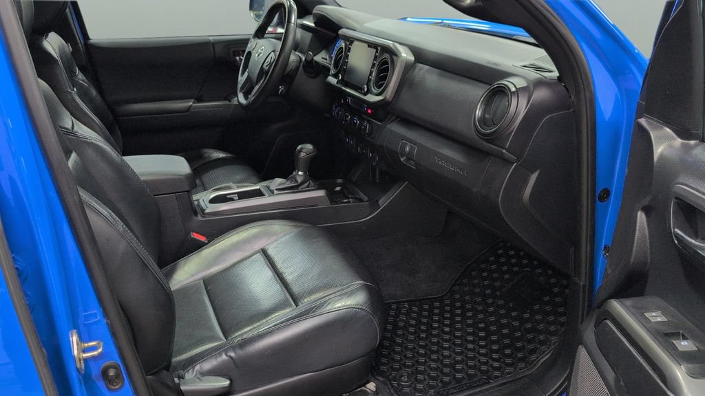 Used 2020 Toyota Tacoma TRD Sport AWD/4WD image 23