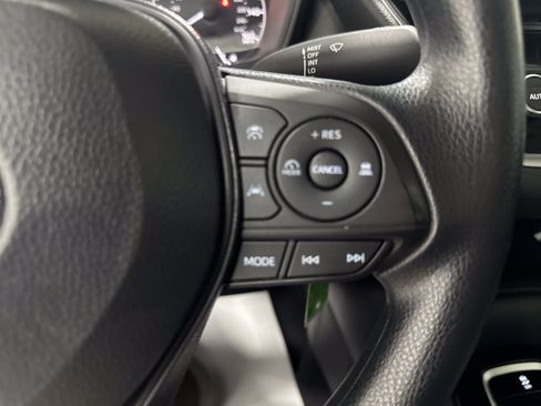 Used 2025 Toyota Corolla LE FWD image 24