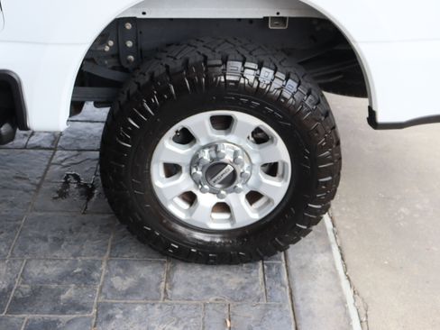 Used 2023 Ford F250 XLT w/ FX4 Off-Road Package AWD/4WD image 10