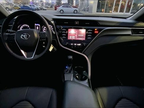 Used 2018 Toyota Camry SE image 16