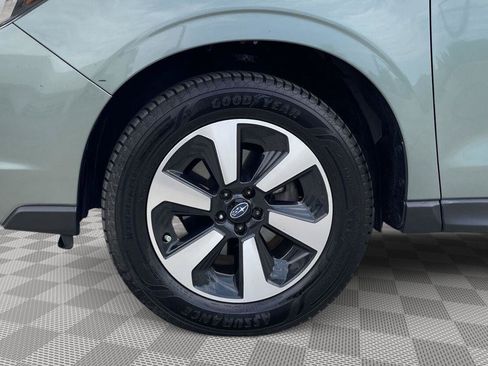 Used 2017 Subaru Forester 2.5i Premium AWD/4WD image 7