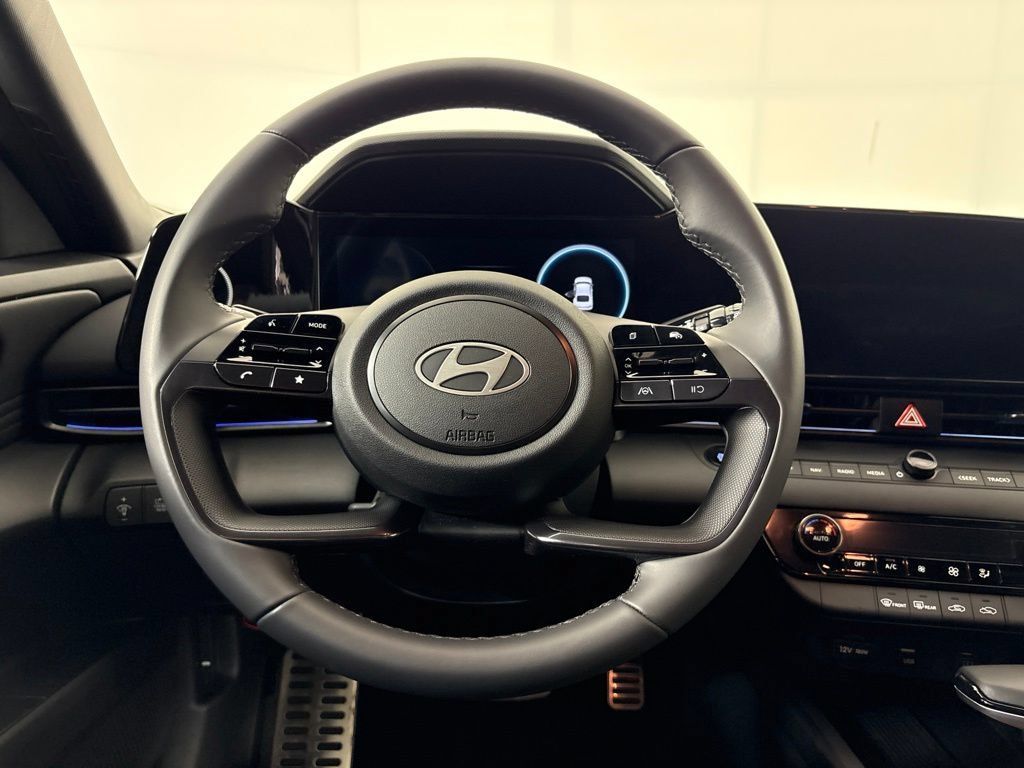 New 2025 Hyundai Elantra SEL FWD image 20