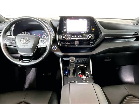 Used 2021 Toyota Highlander XSE image 15