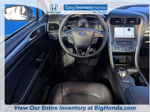 Used 2018 Ford Fusion SE w/ Fusion SE Technology Package image 16