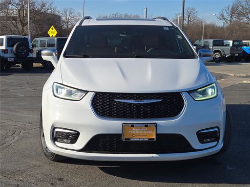 Certified 2022 Chrysler Pacifica Pinnacle image 5