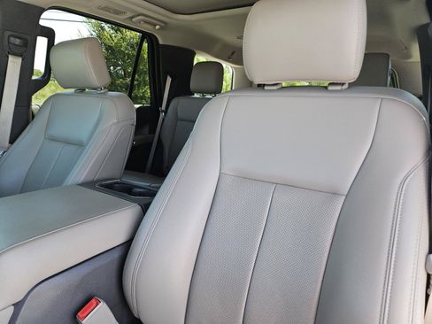 Used 2020 Ford Expedition XLT w/ Equipment Group 202A RWD image 28