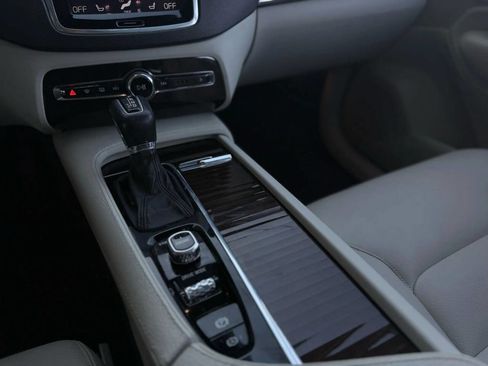 Used 2016 Volvo XC90 T6 Momentum w/ Momentum Plus Package image 28