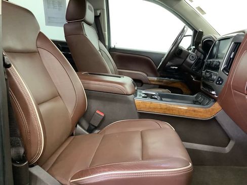Used 2018 Chevrolet Silverado 1500 High Country AWD/4WD image 27