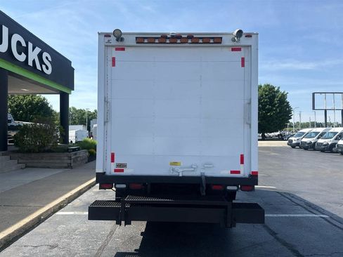 Used 2015 Ford F550 2WD Regular Cab Super Duty image 7