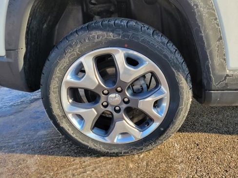 Used 2018 Jeep Compass Limited w/ Navigation Group image 5