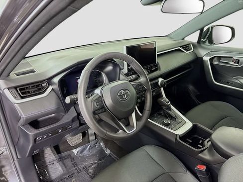 Used 2024 Toyota RAV4 SE w/ Convenience Package AWD/4WD image 11