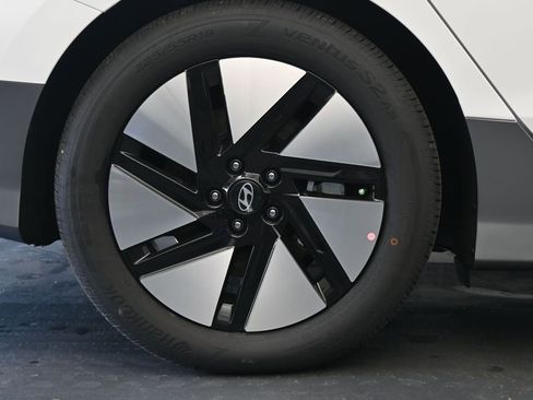 New 2025 Hyundai Ioniq 6 SE image 9