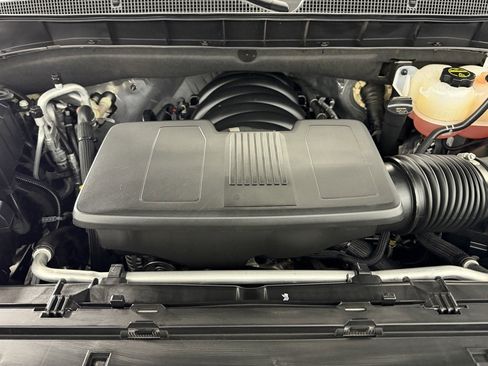 Used 2025 Chevrolet Suburban RST image 36