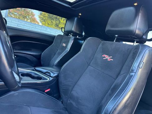 Used 2015 Dodge Challenger R/T Scat Pack w/ Scat Pack Appearance Package RWD image 21