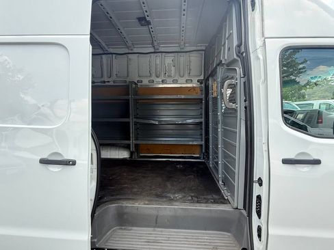 Used 2020 Nissan NV 3500 SV w/ Navigation Package RWD image 17