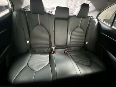 Used 2022 Toyota Camry SE FWD image 32