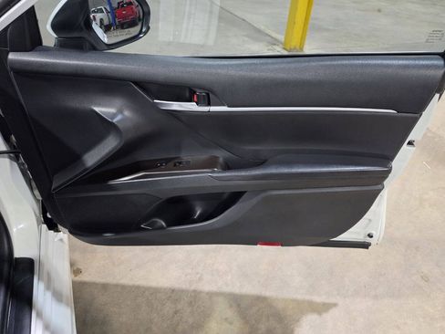 Used 2021 Toyota Camry SE FWD image 31