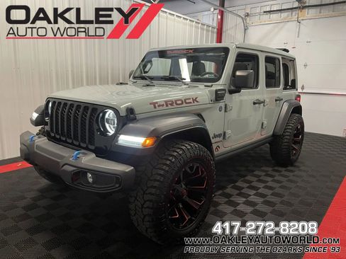 Used 2023 Jeep Wrangler Unlimited w/ Sun & Screen Package AWD/4WD image 1