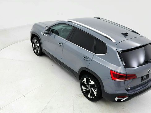 Used 2024 Volkswagen Taos SE AWD/4WD image 15