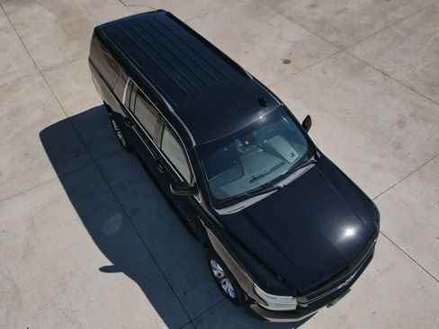 Used 2019 Chevrolet Suburban LT AWD/4WD image 54