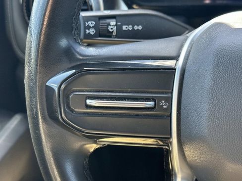 Used 2023 Chevrolet Colorado LT RWD image 22