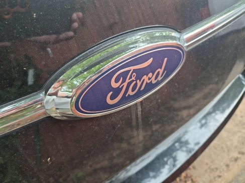 Used 2016 Ford Taurus SEL w/ Equipment Group 201A FWD image 9