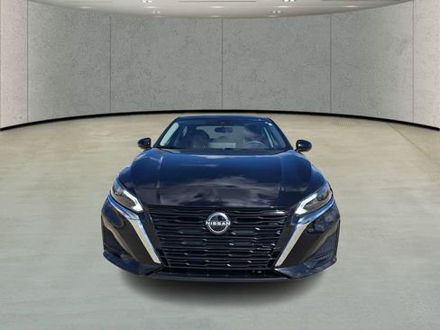 Used 2025 Nissan Altima 2.5 SL image 2