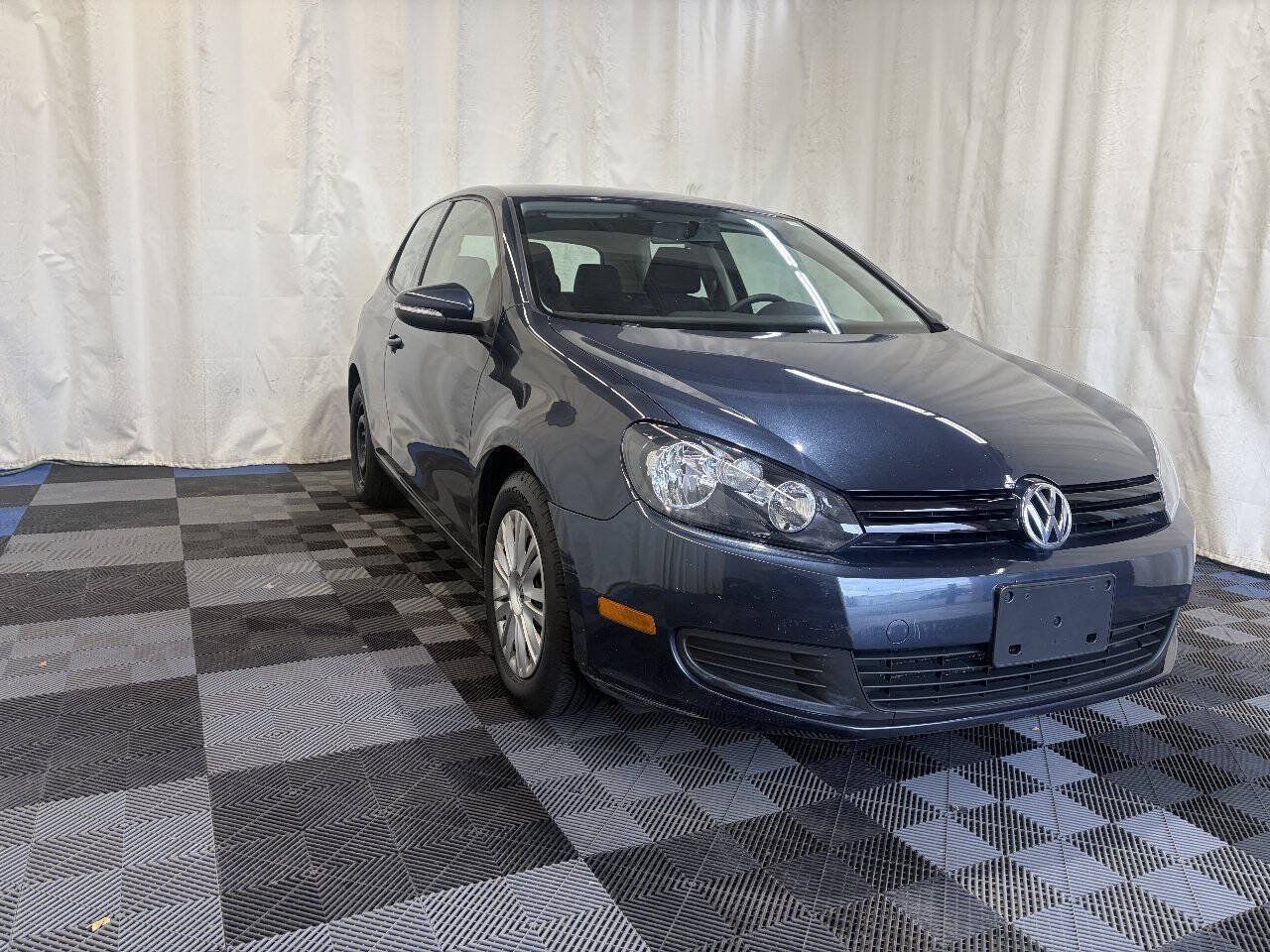 Used 2013 Volkswagen Golf 2-Door FWD image 3