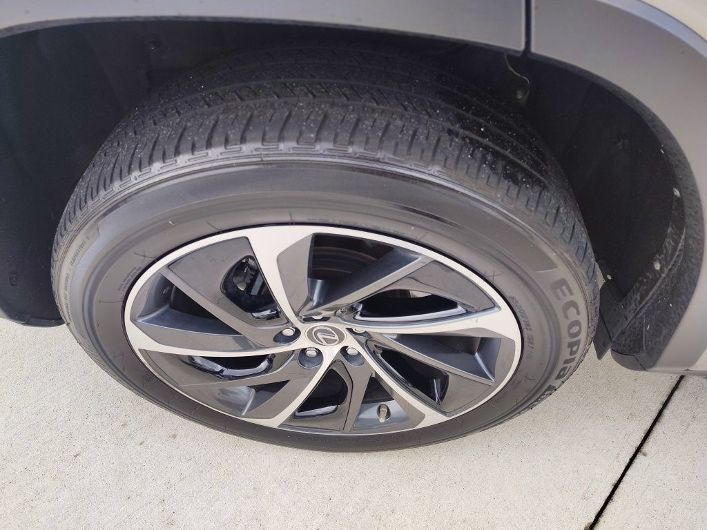 Used 2019 Lexus RX 450h AWD w/ Luxury Package image 18
