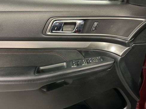 Used 2019 Ford Explorer XLT w/ Equipment Group 202A image 14