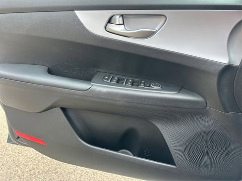 Used 2024 Kia Forte LXS w/ LXS Technology Package image 30