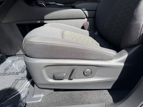 Used 2025 Nissan Pathfinder SV FWD image 28