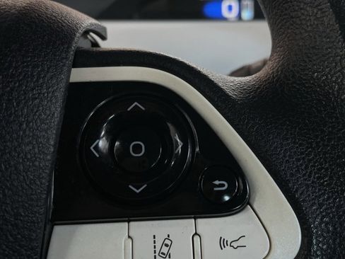 Used 2017 Toyota Prius Two image 28