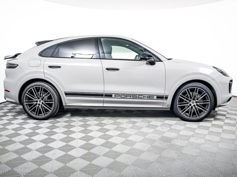 Certified 2023 Porsche Cayenne GTS AWD/4WD image 9