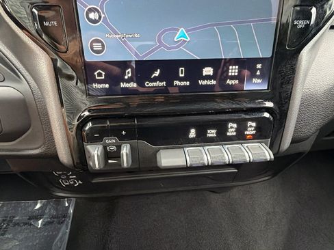 Used 2025 RAM 2500 Big Horn AWD/4WD image 33