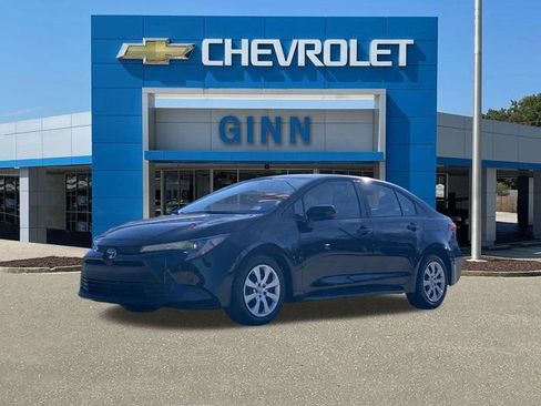 Used 2025 Toyota Corolla LE image 1