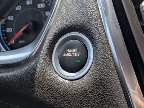Used 2023 Chevrolet Traverse LT FWD image 30
