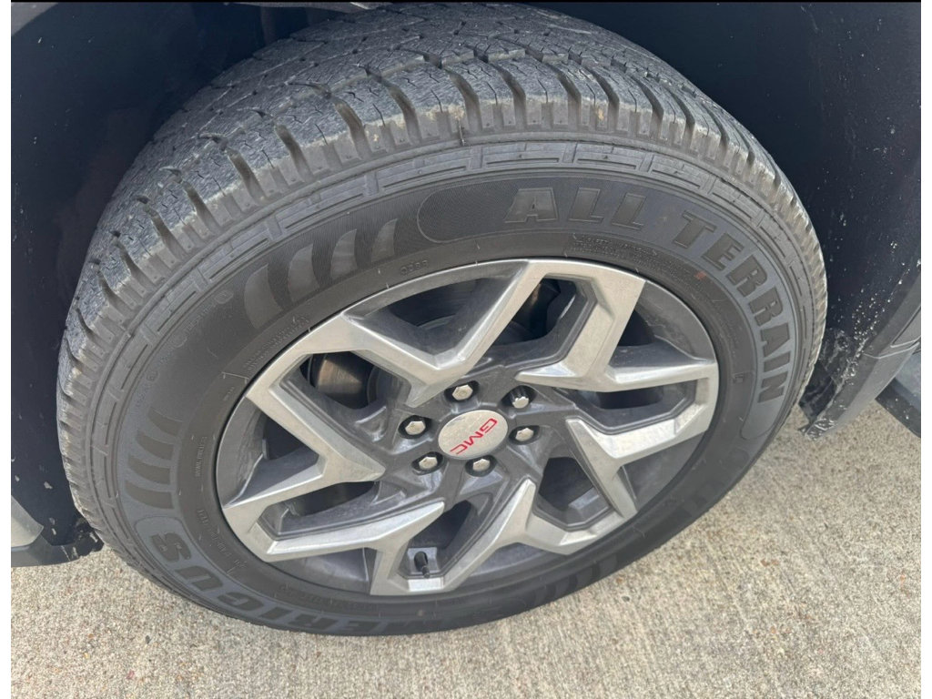 Used 2023 GMC Sierra 1500 SLT AWD/4WD image 9