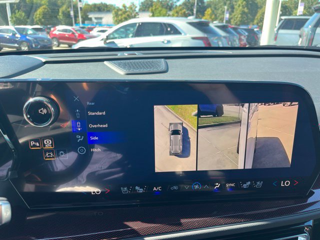 New 2027 Chevrolet Traverse RS w/ LPO, Floor Liner Package FWD image 32