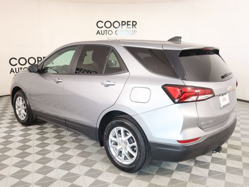 Used 2024 Chevrolet Equinox LS w/ LS Convenience Package image 21