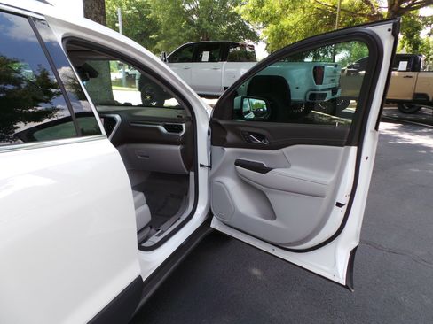 Used 2022 GMC Acadia SLT FWD image 41