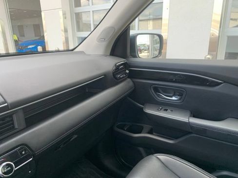 Used 2024 Honda Pilot Touring image 20